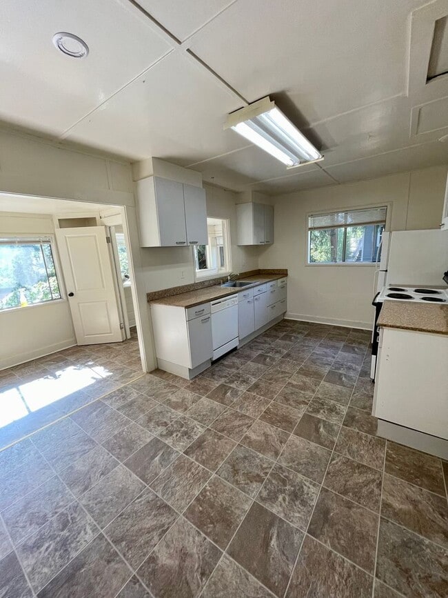 Building Photo - 266