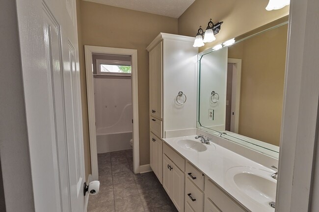 Building Photo - Home for Rent in Magnolia Estates