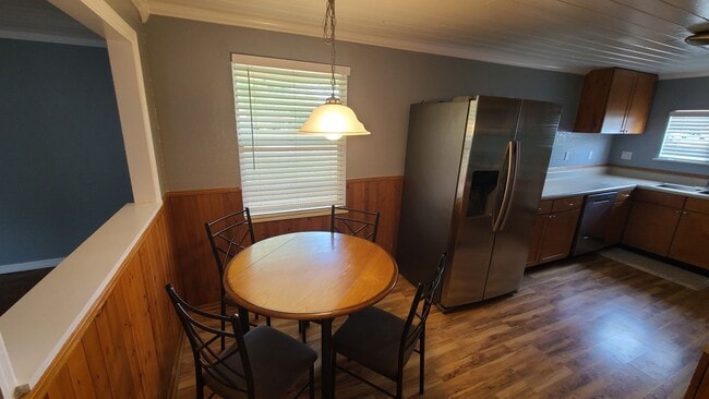 Building Photo - Charming 3 Bedroom 1 Bath Home with Spacious Yard ~ No HOA