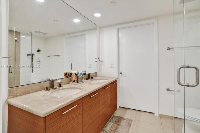 Building Photo - 50 Biscayne Blvd
