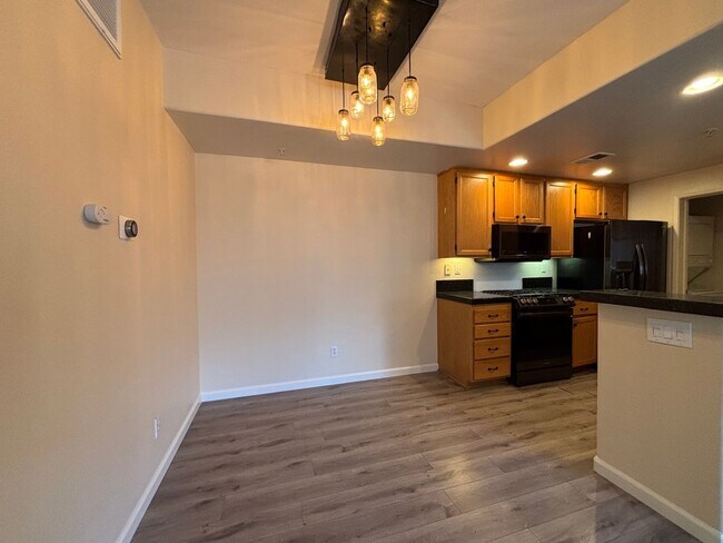 Building Photo - Beautiful 2nd Story 2 Bed 2 Bath House in Chula Vista