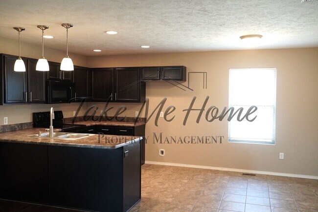 Building Photo - 3 Bedroom 2 bathroom home