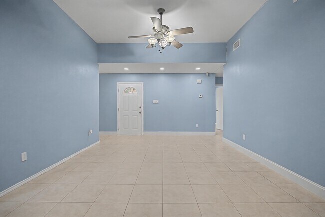 Building Photo - 10307 Dancer Dr