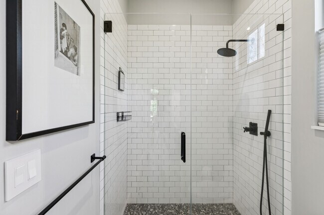 Building Photo - 1810 Quail Ct