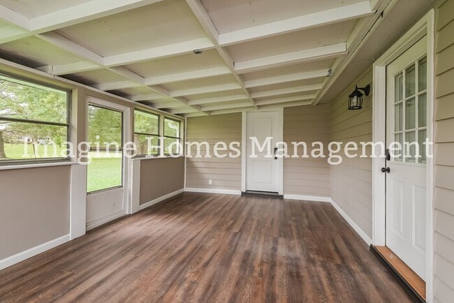 Building Photo - Completely Remodeled Ranch Style Home in T...