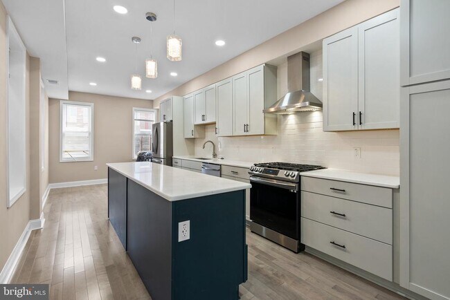 Building Photo - 1641 4th St NW