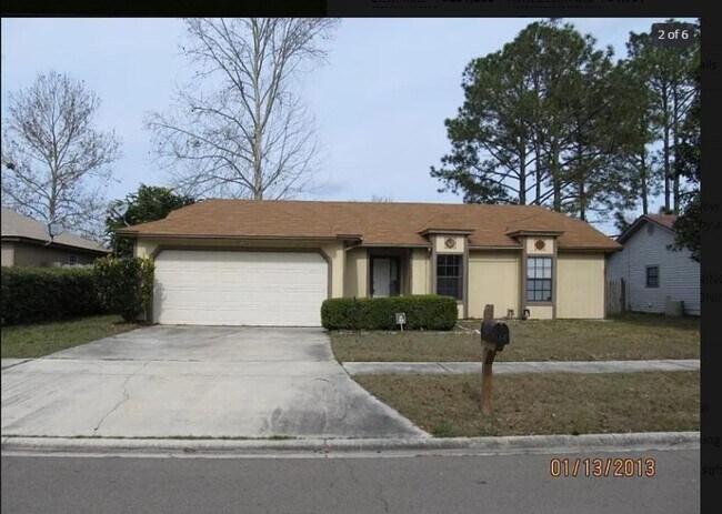 Building Photo - 8439 Everest Dr
