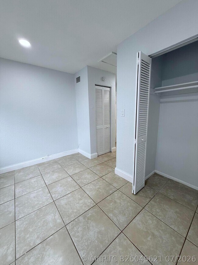 Building Photo - 9640 Oakburst Ln