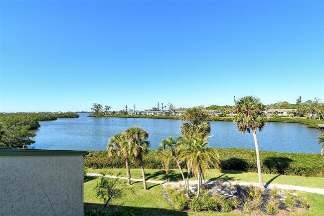 Building Photo - 1601 Bayhouse Point Dr
