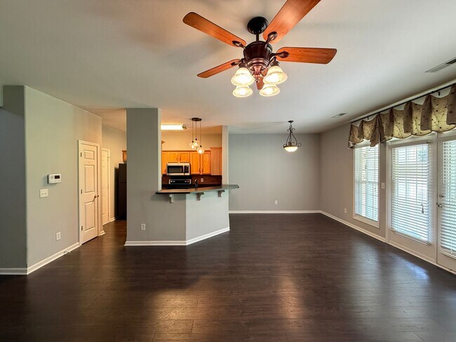 Building Photo - 5994 Fox Point Cir