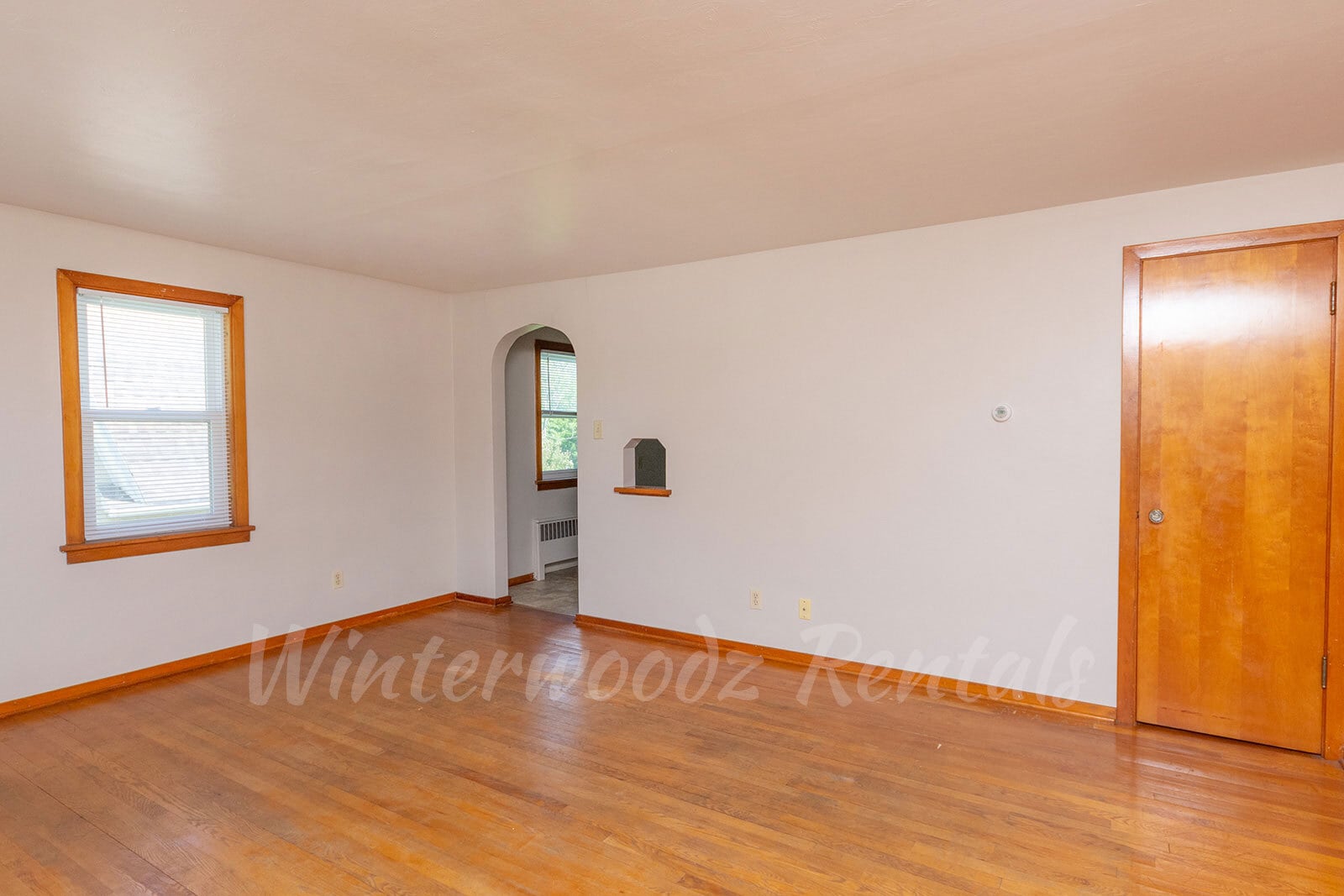 Living Room - 1432 Porlier St