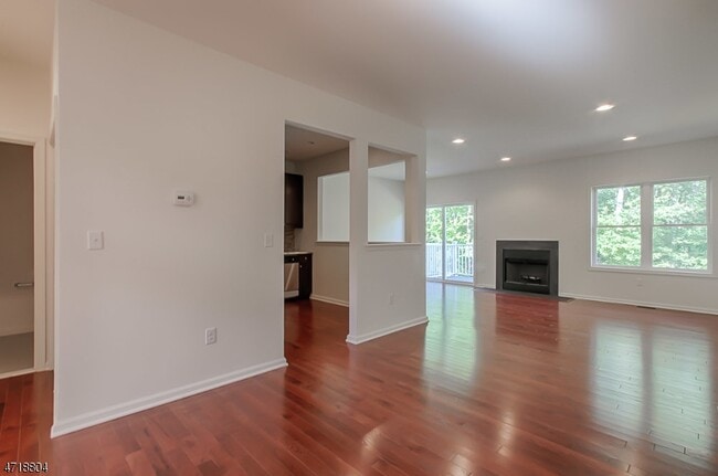 Building Photo - 15 DeCroce Ct
