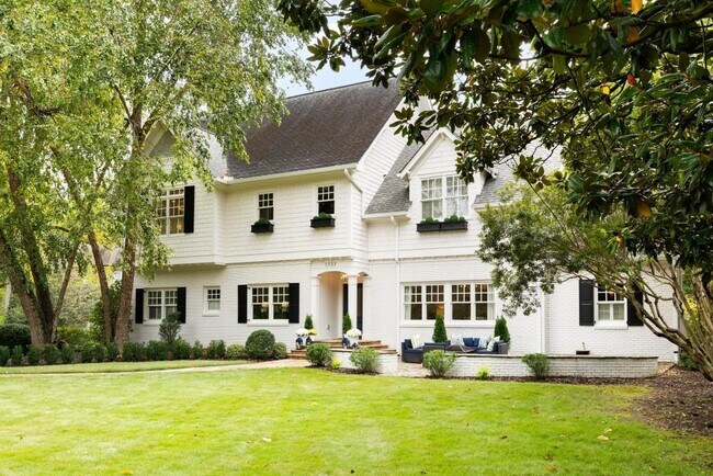 Building Photo - 1737 Barnesdale Way NE