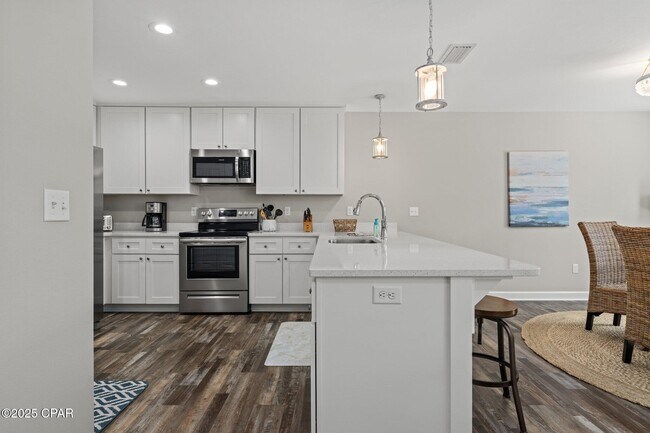 Building Photo - 1709 Hickory Ave