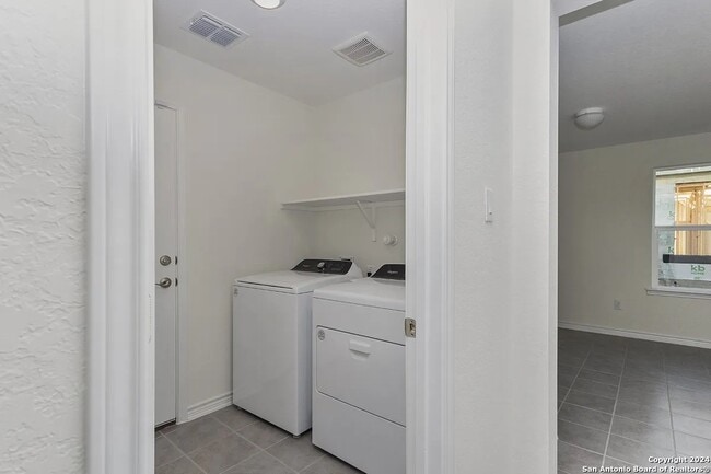 Laundry - 4845 Park Gln