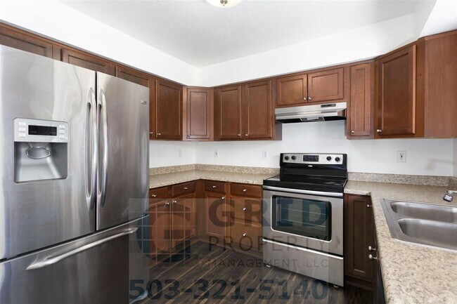 Building Photo - GPM639 - 2801-2803 SE 125th Avenue (T1)