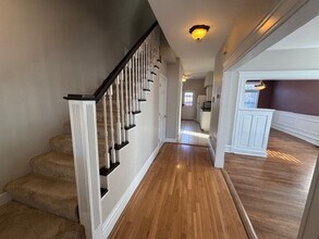 Building Photo - Garden District Gem Just Steps from It All