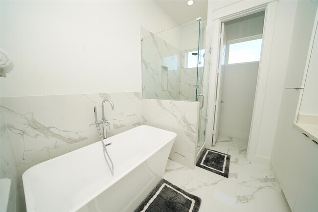 Building Photo - 4607 Edmund St