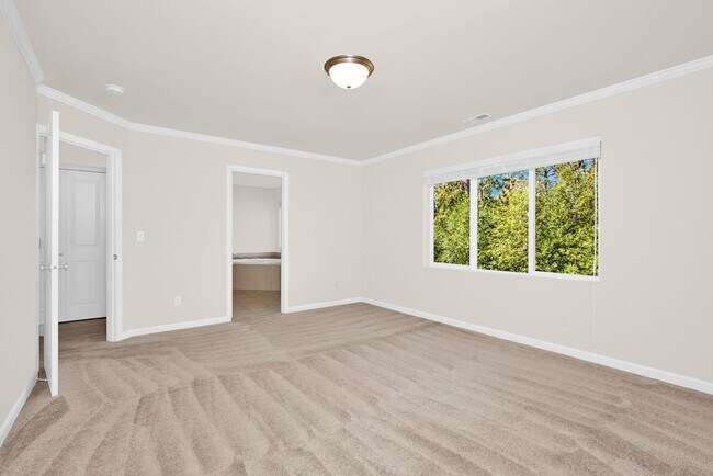 Building Photo - Gorgeous 4 Bedroom Lynnwood Home ready for December move-in!