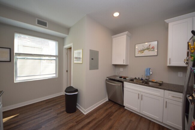 Building Photo - Fantastic luxury two-bedroom, two-bathroom condo in the Longfellow Neighborhood in Minneapolis!