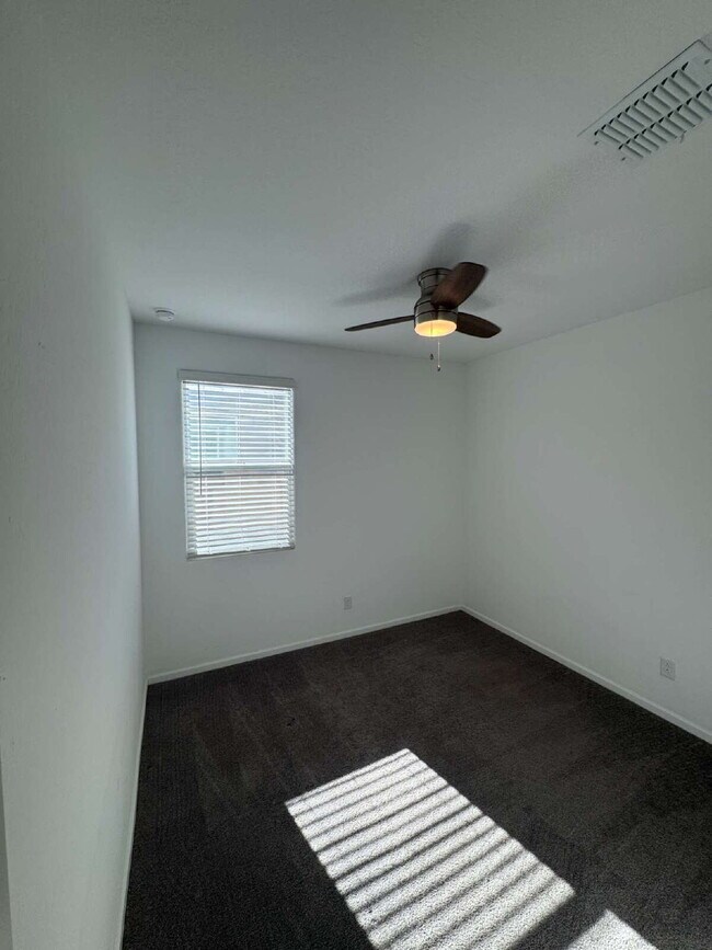 Building Photo - 32067 N Wayne Ln