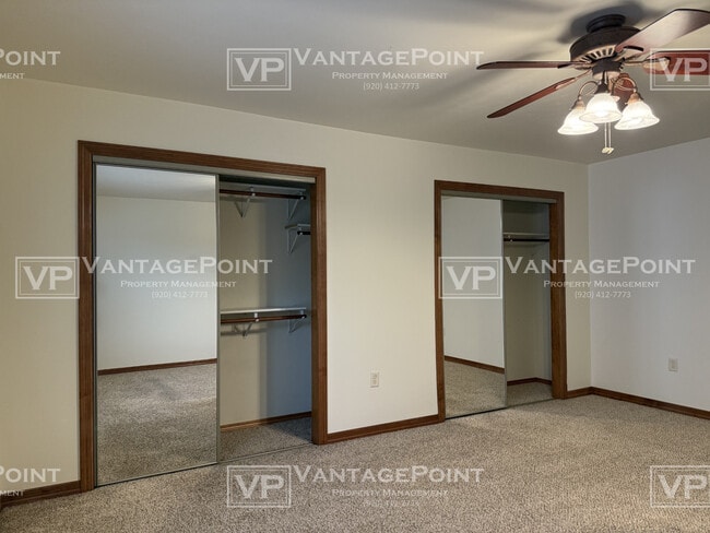 Building Photo - 2071 River Point Ct