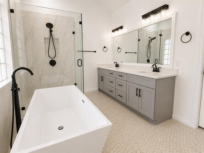 Building Photo - 3844 Laurel Ridge Dr