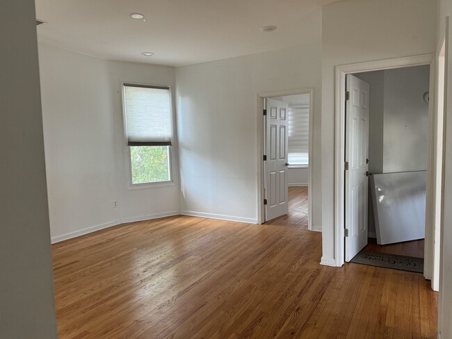 Building Photo - 143 W 2nd St