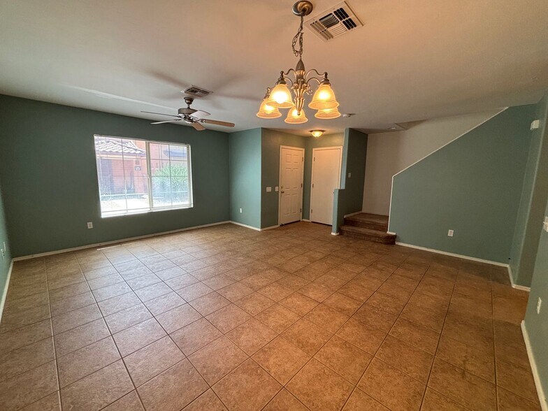 Building Photo - 6028 S Sweet Birch Ln