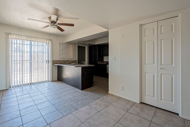 Building Photo - 5821 N 59th Dr