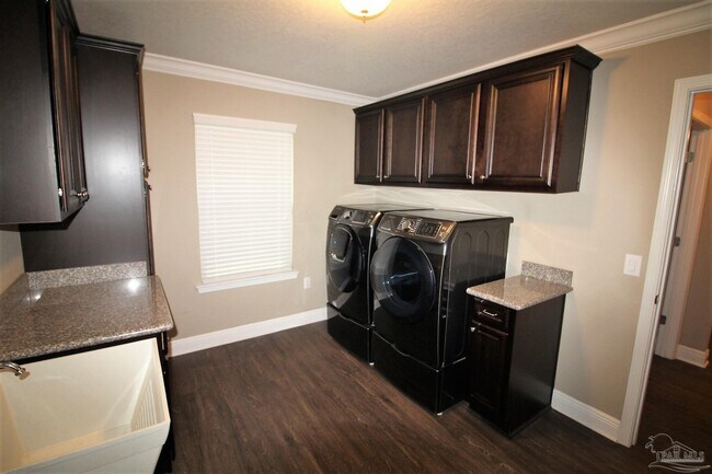 Building Photo - 8234 FL-89