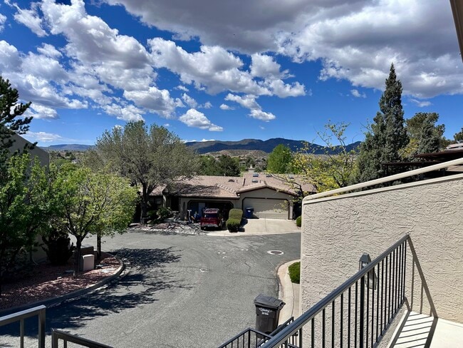 Building Photo - 11456 N Fairway Dr