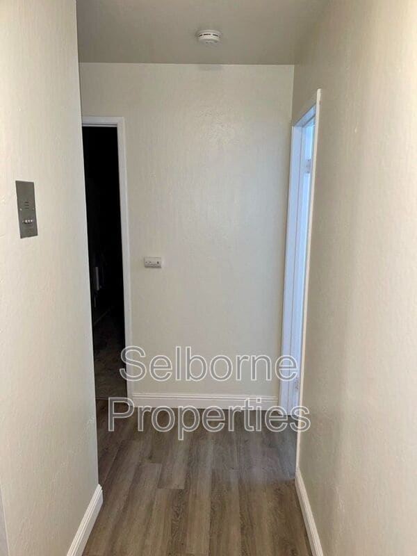 Building Photo - 121 41st St
