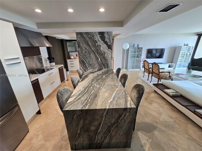 Building Photo - 11113 Biscayne Blvd