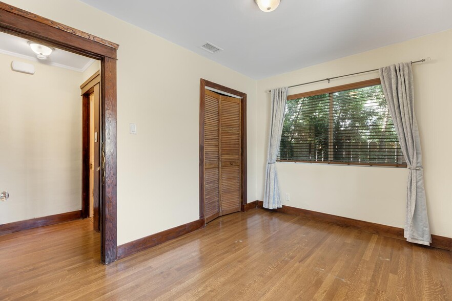 Bedroom 2 - 1168 N Westmoreland Ave