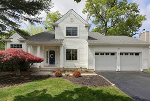 Building Photo - 160 Buttonwood Dr