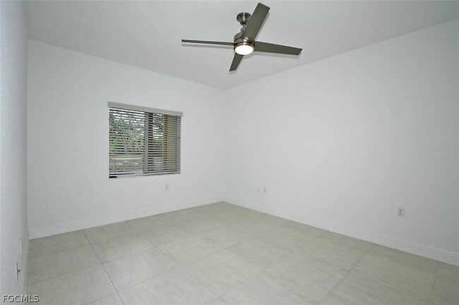 Building Photo - 6490 Aragon Way