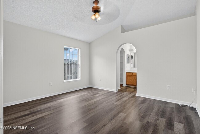 Building Photo - 2042 Wiley Oaks Ln
