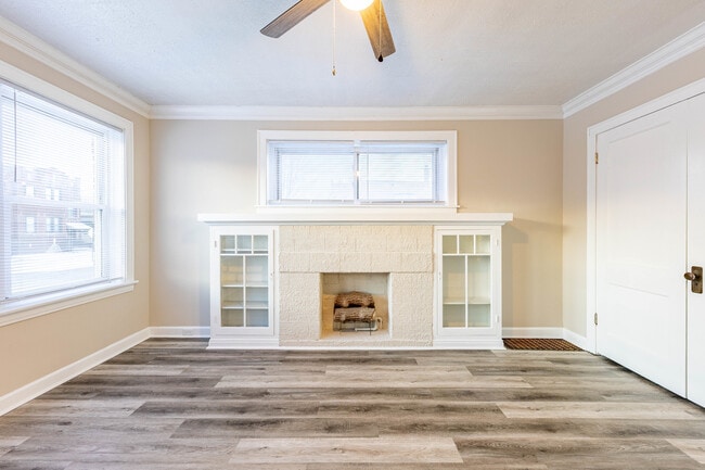 Building Photo - 8401 S Paulina St