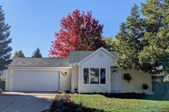 Building Photo - 2043 Bronson St