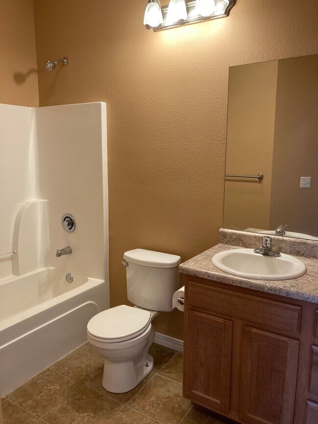 Building Photo - COMING SOON: Beautiful 3 bed/2 bath home l...