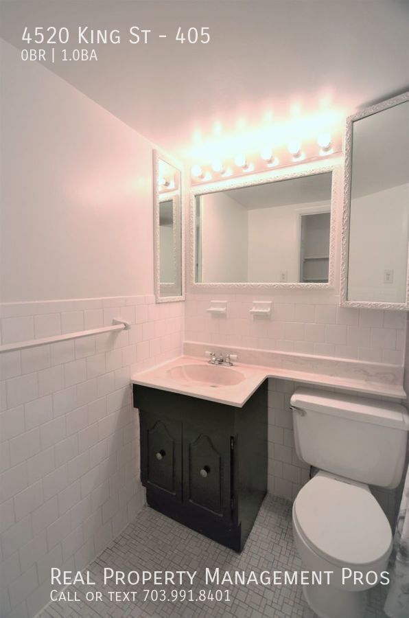 Building Photo - 4520 King St