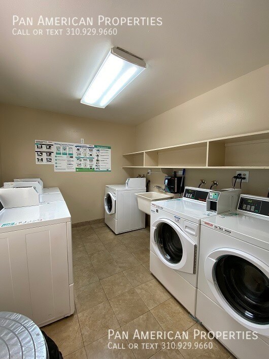 Building Photo - 812 N. Azusa-#4
