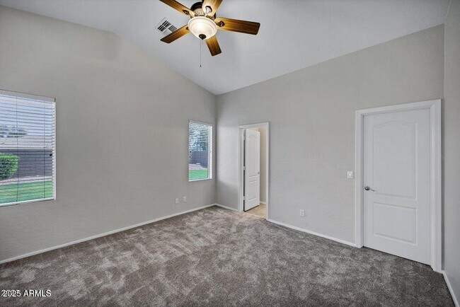 Building Photo - 2943 E Mead Dr