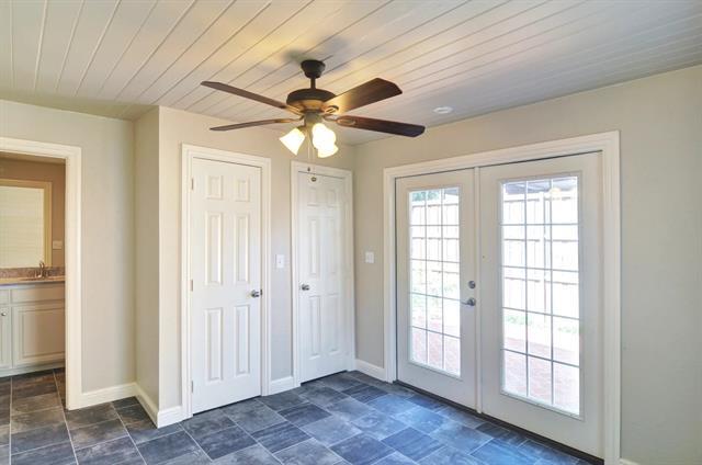 Building Photo - 4417 Normandy Ave
