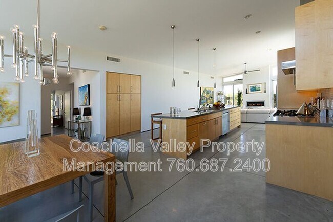 Building Photo - 2722 Alexander Club Dr