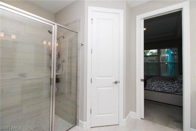 Building Photo - 15565 Vittorio St