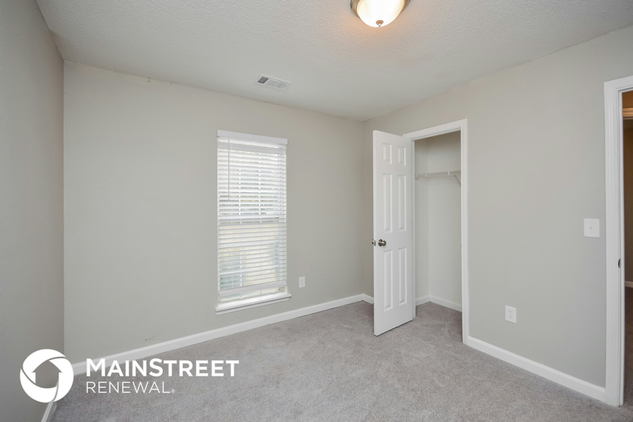 Building Photo - 722 Jockey Ln