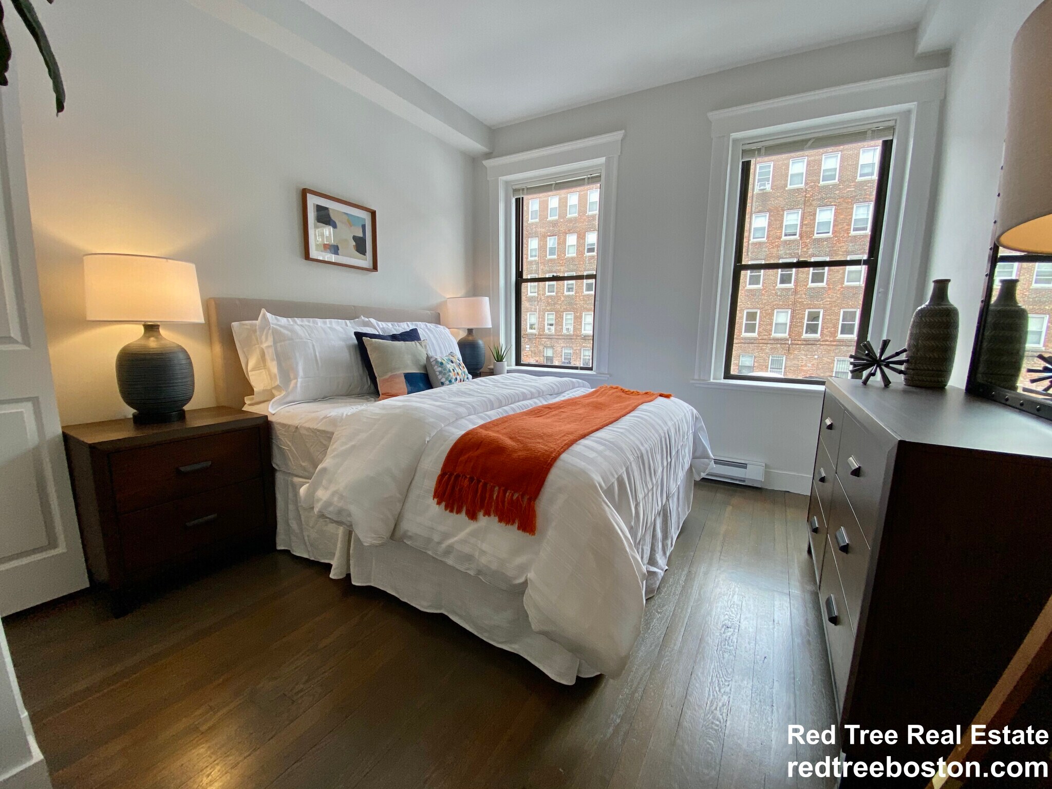 Building Photo - 77 Park Dr