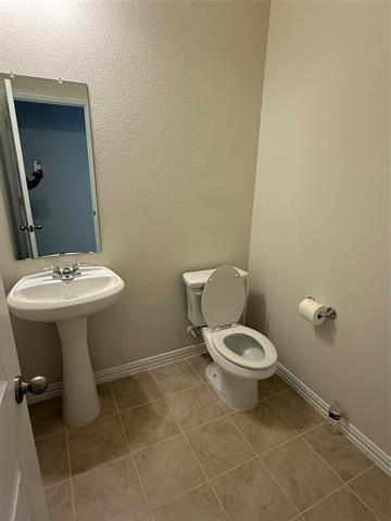 Building Photo - 4013 Amethyst Dr